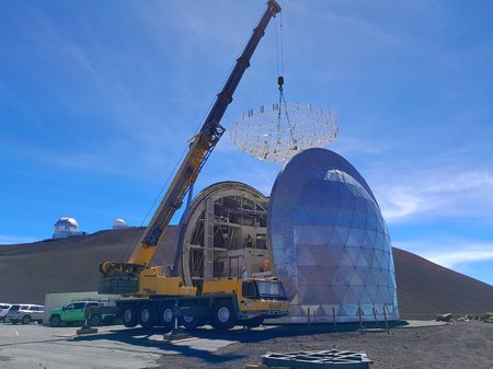 Lifting of the primary mirror truss off the telescope base.