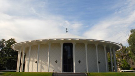 photo of Beckman Auditorium, Caltech