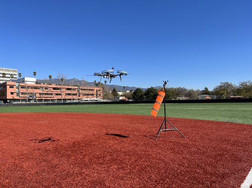 ドローンが深層学習の迅速な適応であらゆる天候への対処を学習 (Rapid Adaptation of Deep Learning Teaches Drones to Survive Any Weather)