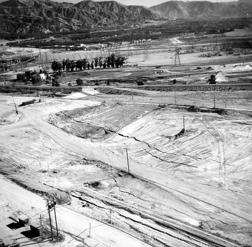 Cracks in the Van Norman Dam caused by the 1971 San Fernando Earthquake